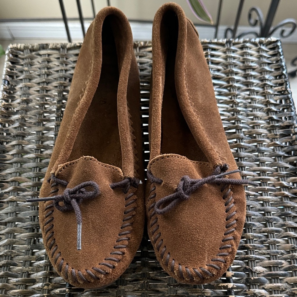 Minnetonka‎ Women's Kilty Brown Leather Suede Moccasins Size 8
